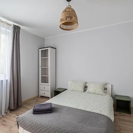 Initium - - Kolobrzeska 67l Daire